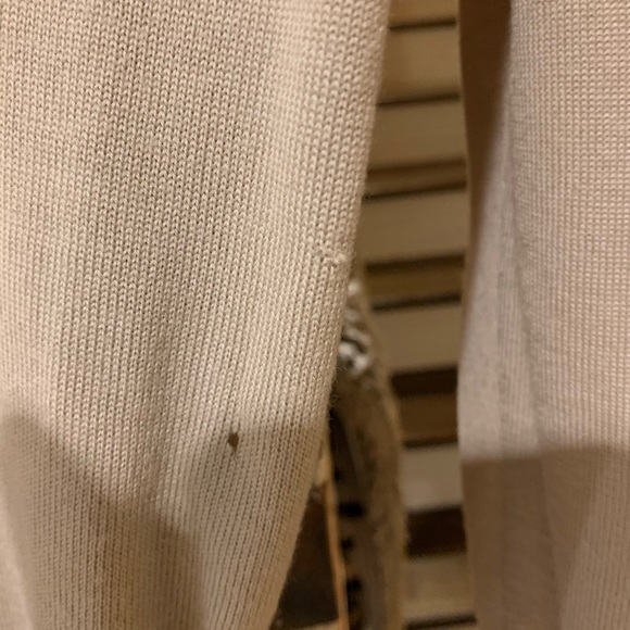 Sweater - Picture 4 of 4